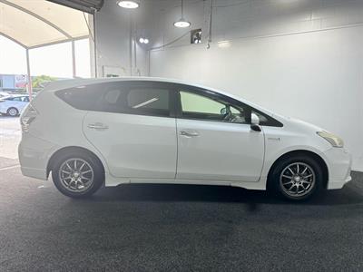 2013 Toyota Prius - Thumbnail