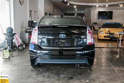2012 Toyota Prius - Thumbnail