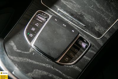 2022 Mercedes-Benz GLC 300 - Thumbnail