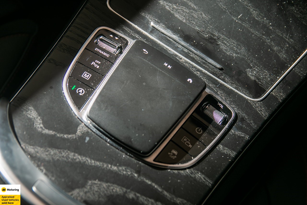 2022 Mercedes-Benz GLC 300