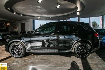 2022 Mercedes-Benz GLC 300 - Thumbnail