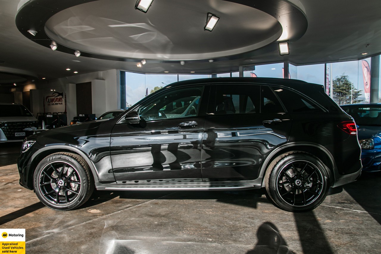 2022 Mercedes-Benz GLC 300