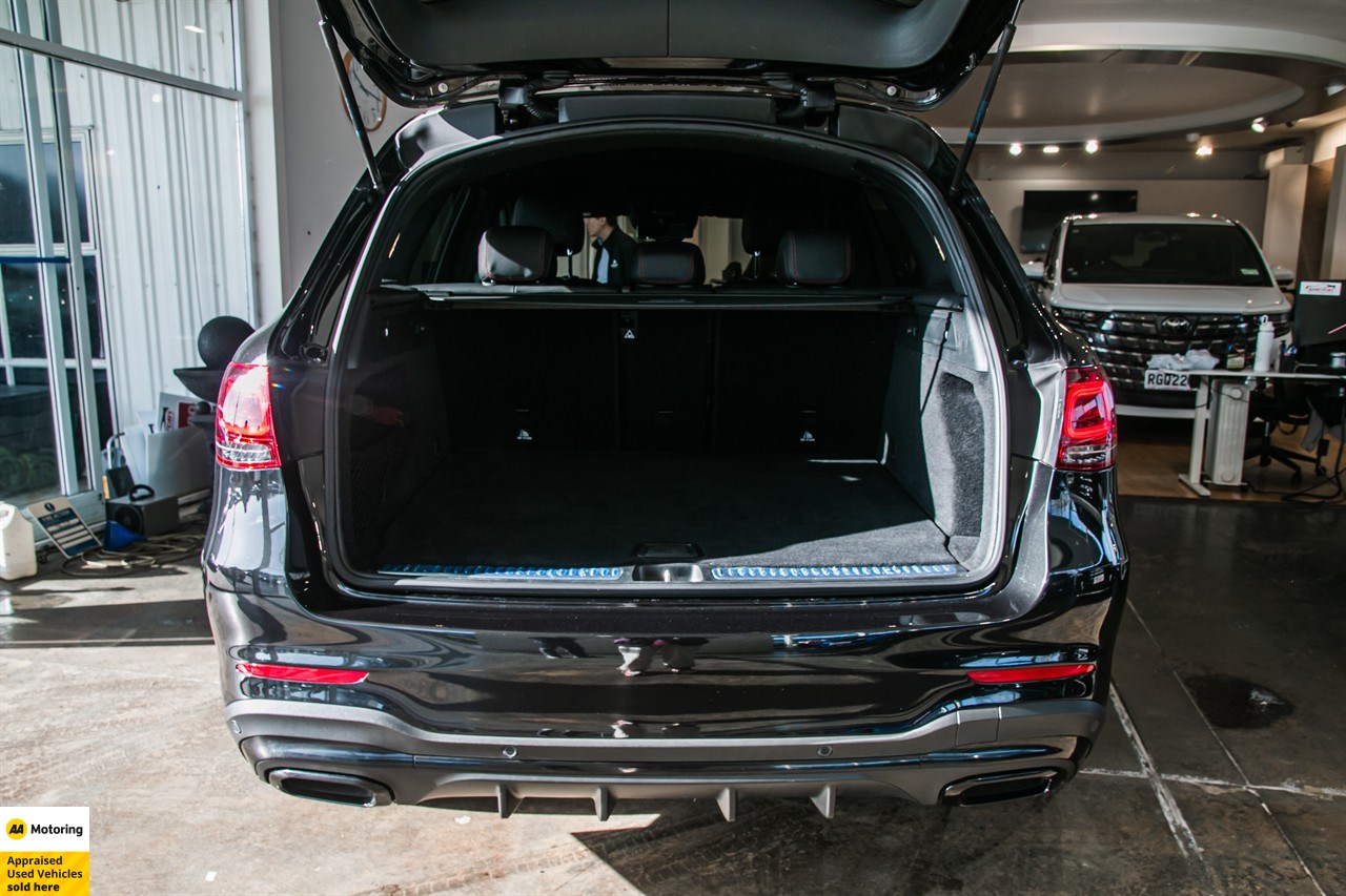 2022 Mercedes-Benz GLC 300