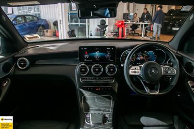 2022 Mercedes-Benz GLC 300 - Thumbnail
