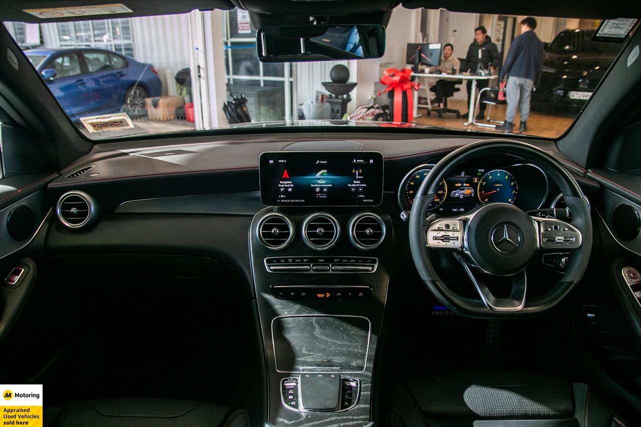 2022 Mercedes-Benz GLC 300
