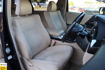 2012 Toyota Vellfire - Thumbnail