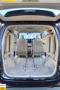 2012 Toyota Vellfire - Thumbnail