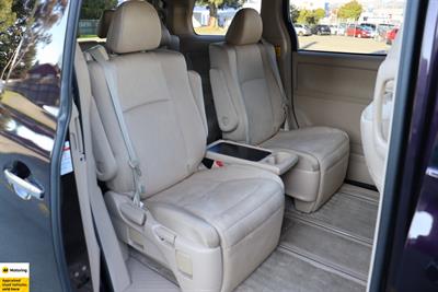 2012 Toyota Vellfire - Thumbnail