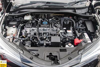 2017 Toyota C-HR - Thumbnail