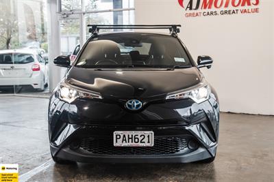 2017 Toyota C-HR - Thumbnail