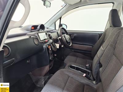 2012 Toyota Spade - Thumbnail