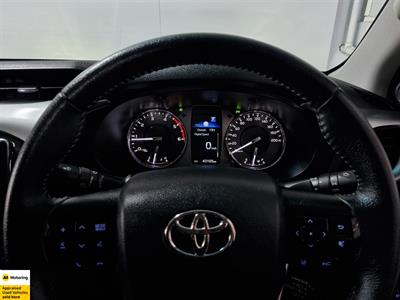 2024 Toyota Hilux - Thumbnail