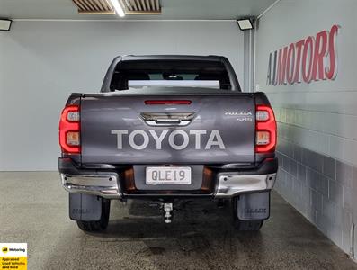 2024 Toyota Hilux - Thumbnail