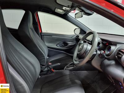 2020 Toyota Yaris - Thumbnail