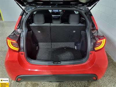 2020 Toyota Yaris - Thumbnail