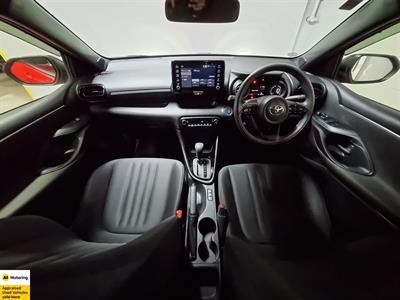 2020 Toyota Yaris - Thumbnail