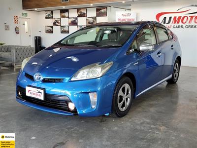 2013 Toyota Prius - Thumbnail