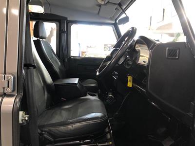2010 Land Rover Defender - Thumbnail