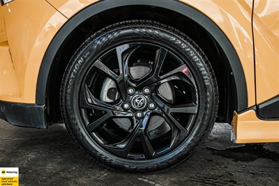 2018 Toyota C-HR - Thumbnail