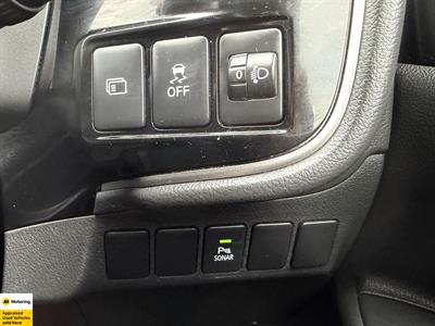 2022 Mitsubishi Outlander - Thumbnail