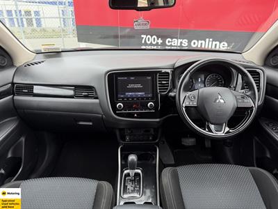 2022 Mitsubishi Outlander - Thumbnail