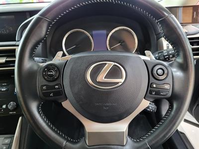 2013 Lexus IS 300h - Thumbnail