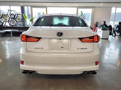 2013 Lexus IS 300h - Thumbnail