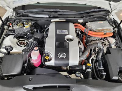 2013 Lexus IS 300h - Thumbnail