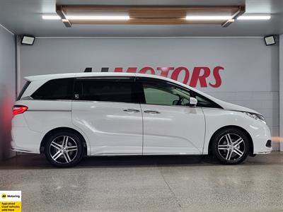 2015 Honda Odyssey - Thumbnail
