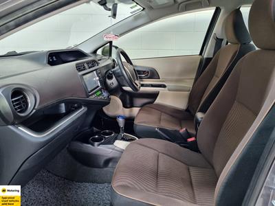 2013 Toyota Aqua - Thumbnail