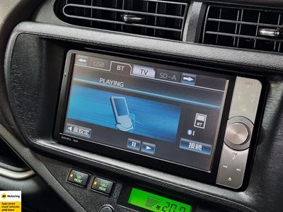 2013 Toyota Aqua - Thumbnail