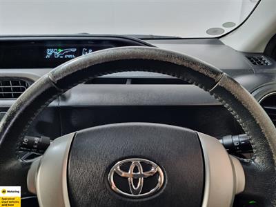 2013 Toyota Aqua - Thumbnail