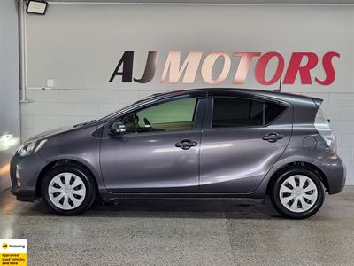 2013 Toyota Aqua - Thumbnail