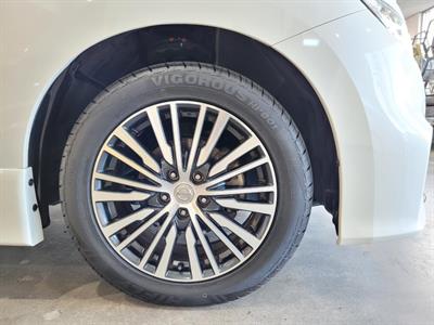 2017 Nissan Elgrand - Thumbnail