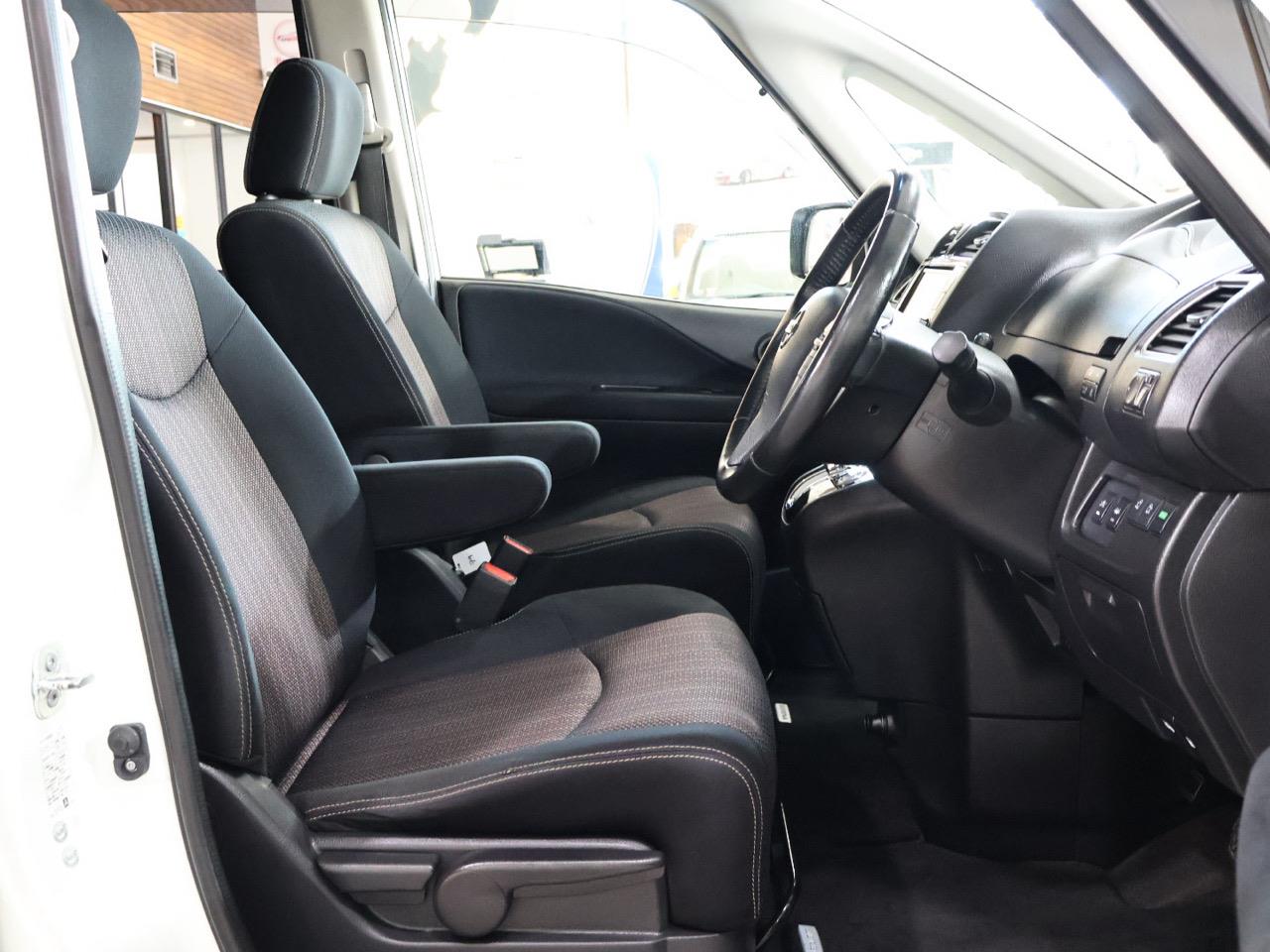 2015 Nissan Serena