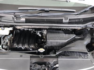 2015 Nissan Serena - Thumbnail
