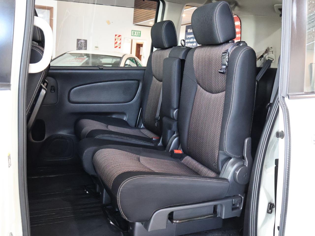 2015 Nissan Serena