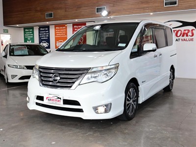 2015 Nissan Serena - Thumbnail