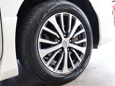 2015 Nissan Serena - Thumbnail