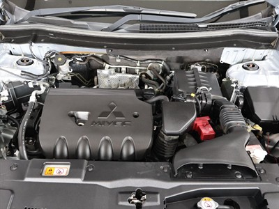 2013 Mitsubishi Outlander - Thumbnail