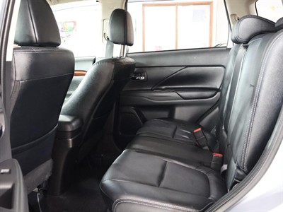 2013 Mitsubishi Outlander - Thumbnail