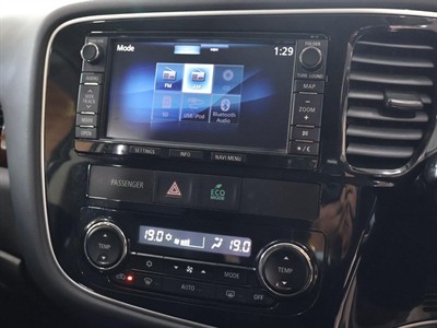 2013 Mitsubishi Outlander - Thumbnail