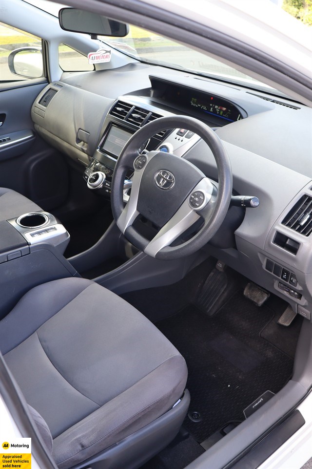 2012 Toyota Prius Alpha