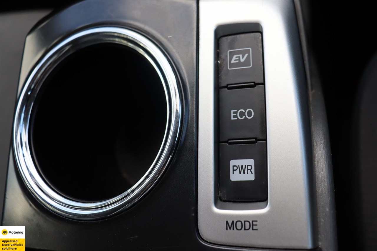 2012 Toyota Prius Alpha