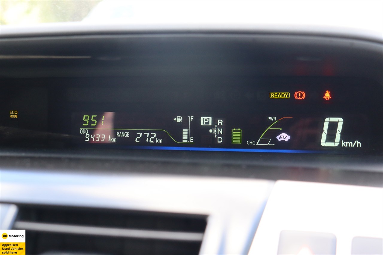2012 Toyota Prius Alpha