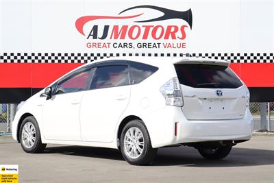 2012 Toyota Prius Alpha - Thumbnail