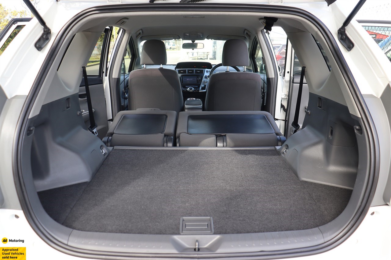 2012 Toyota Prius Alpha