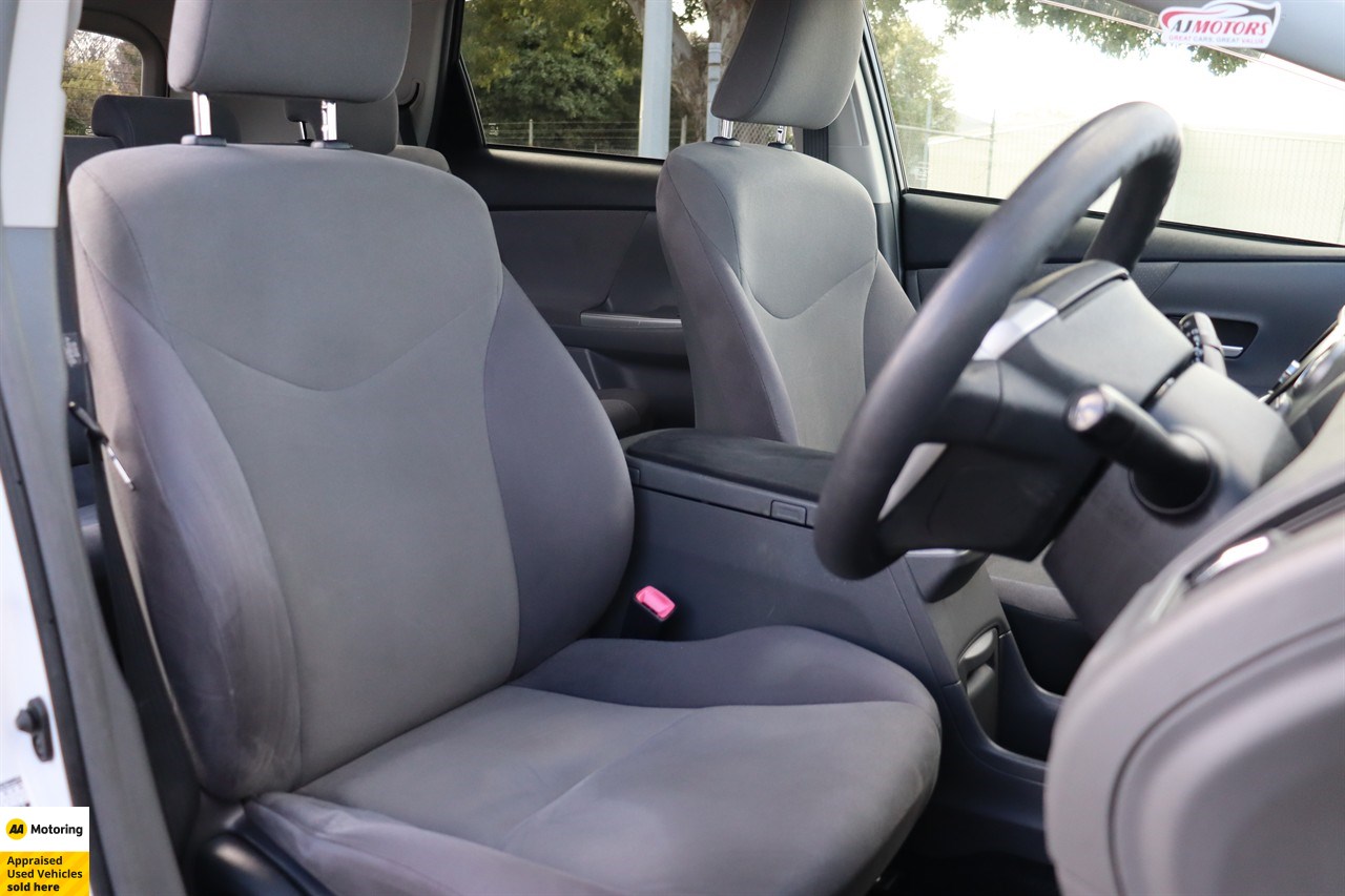 2012 Toyota Prius Alpha