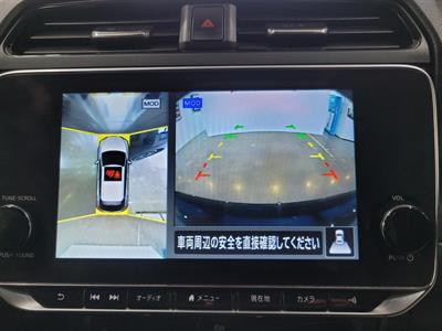 2020 Nissan Leaf - Thumbnail