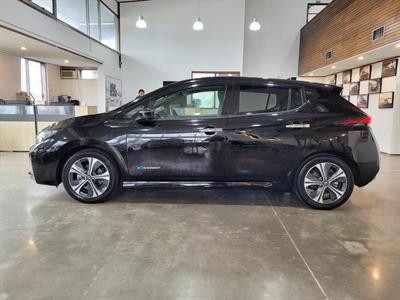 2020 Nissan Leaf - Thumbnail